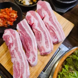 두툼 삼겹살 thick cut pork belly