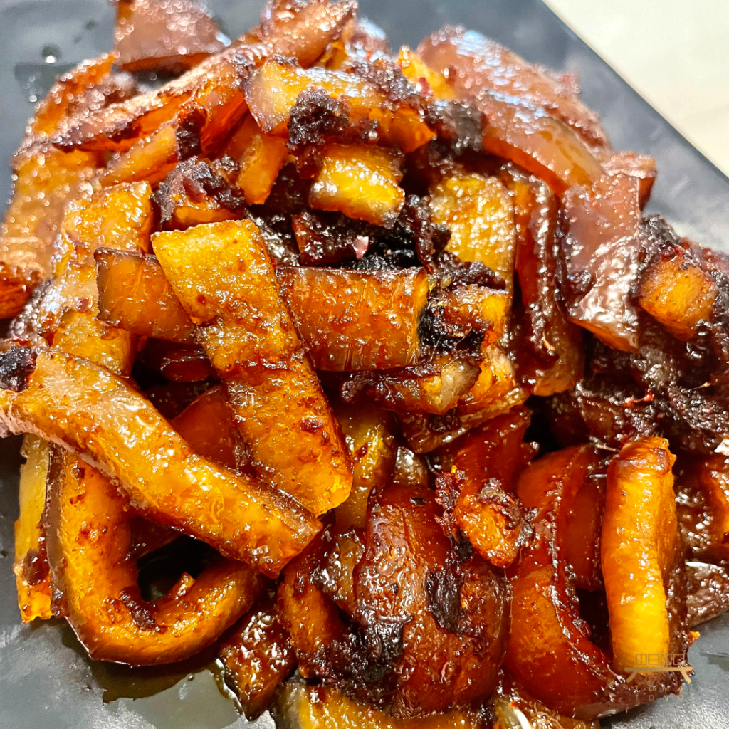 돼지껍데기 구이 grilled pork skin