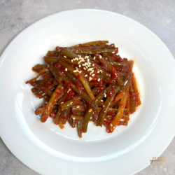 마늘쫑무침 seasoned garlic chives