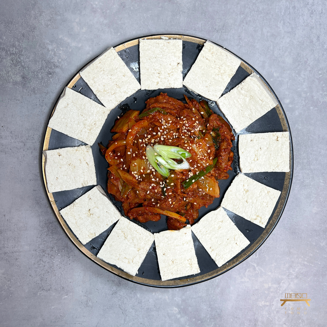 두부 김치제육볶음 Stir-fried Pork and Kimchi with Tofu